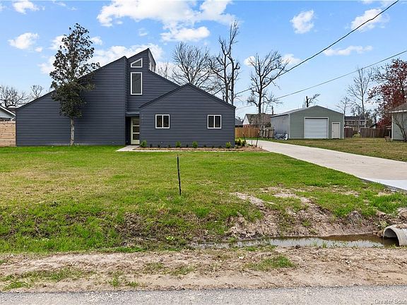 2nd image of 2637 Edgewood Ln
