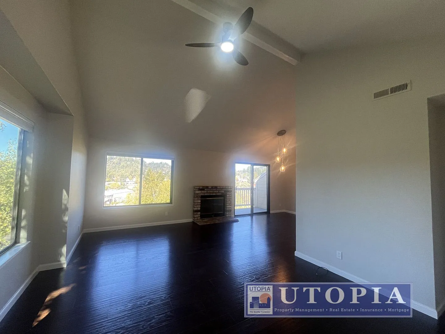 Beautiful 3 Bedroom, 2 Bathroom Townhome in Scotts Valley — Photo 4
