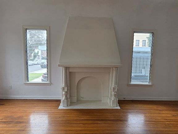 3rd image of 7805 Oakwood Ave