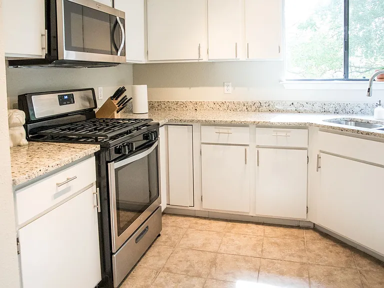 2603 Garrettson Dr #B — Photo 9