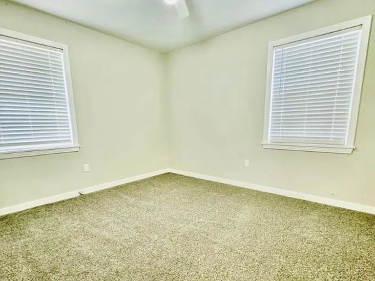 246 Marilyn Dr — Photo 3