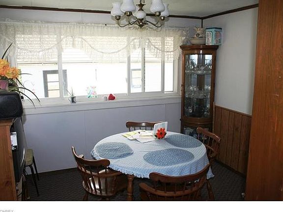 3rd image of 611 Woodland Ave