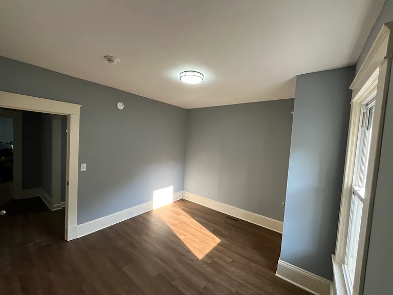 724 S Broad St — Photo 12