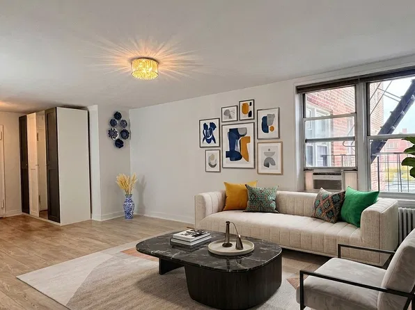 60-11 Broadway APT 5E, Woodside, NY 11377