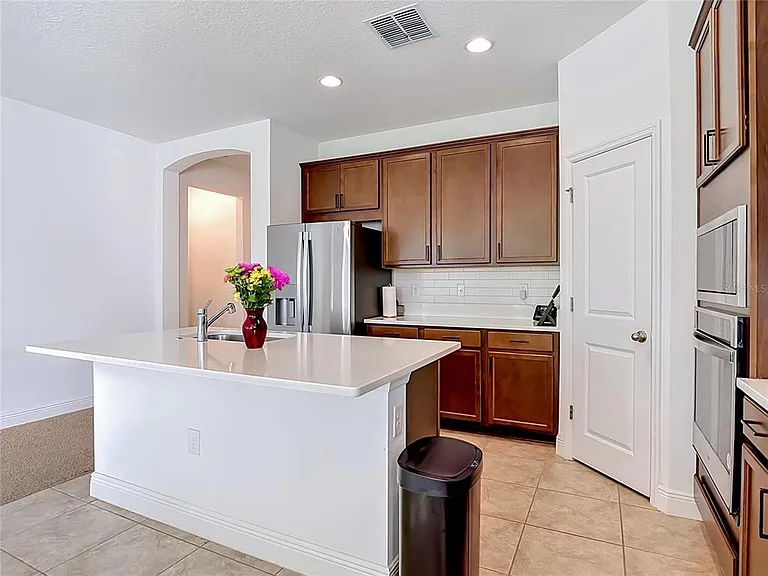 792 Hyperion Dr — Photo 11