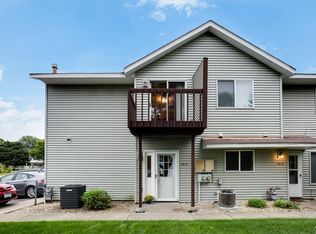 1614 Helena Rd N, Oakdale, MN 55128