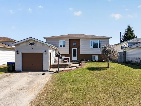 19 Mercer Cres, Penetanguishene, ON L9M 1W3