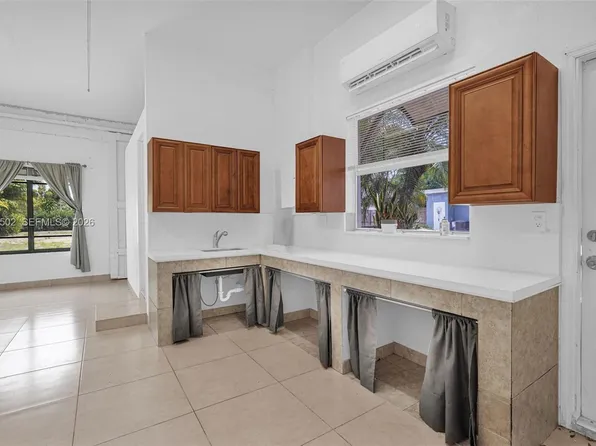 14500 NE 2nd Ave, Miami, FL 33161