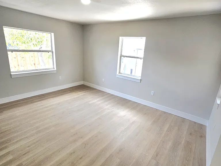 1919 Dr Martin Luther King Jr St S #1923 — Photo 10