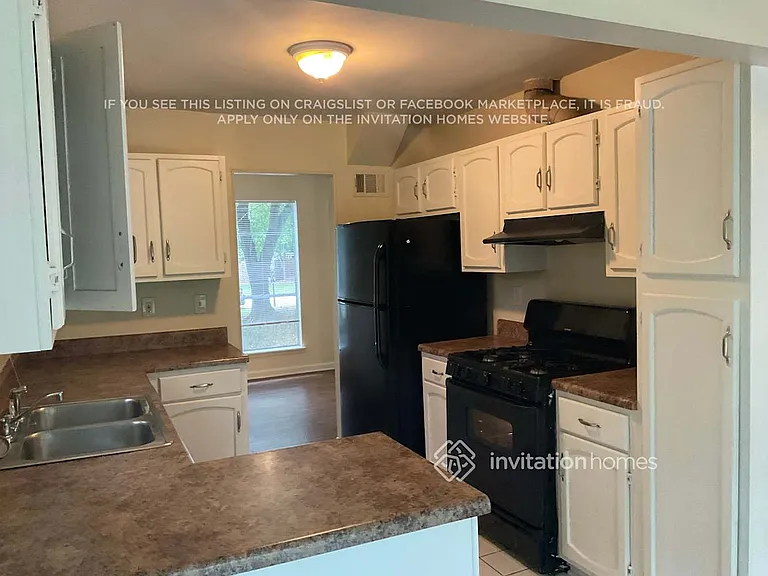 614 Oxford Hall Dr — Photo 9