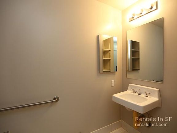 4th image of 7 Hallam St APT 3B