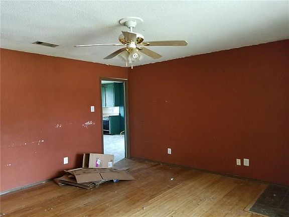 4th image of 4007 Cornelia St