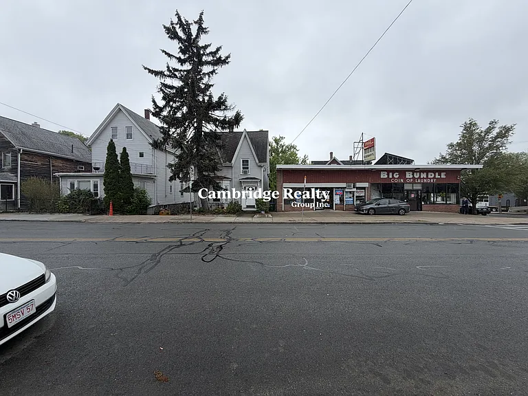 569R Main St #2R — Photo 24