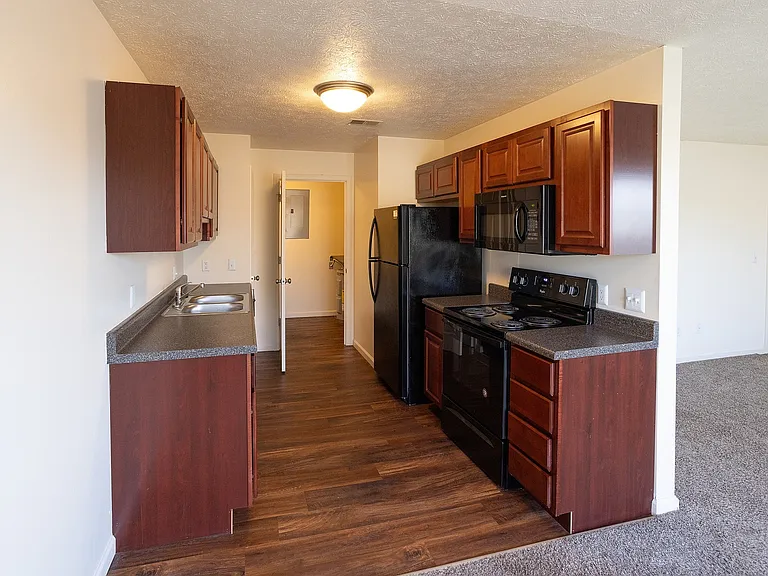 Burberry Place Apartments — Photo 10