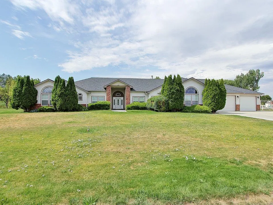 4109 E Man O War Dr