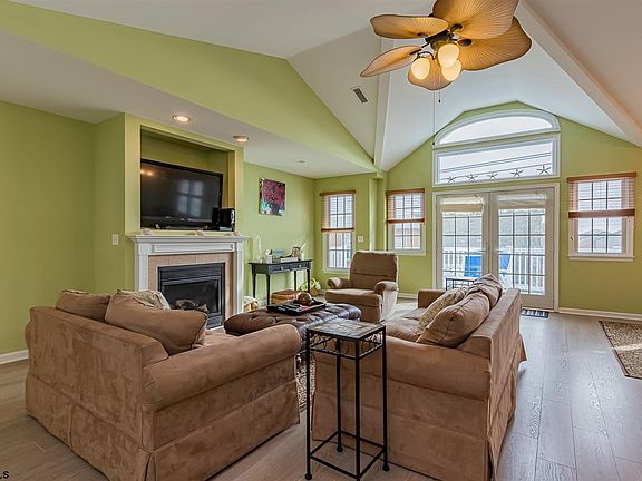5th image of 1340D Asbury Ave #4