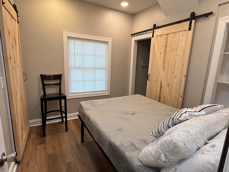 Owner's Suite with Full Bed