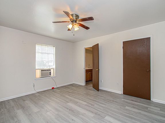 2nd image of 809 Collins St