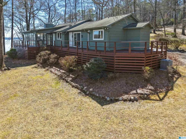 706 Berkley Dr, Pell City, AL 35128