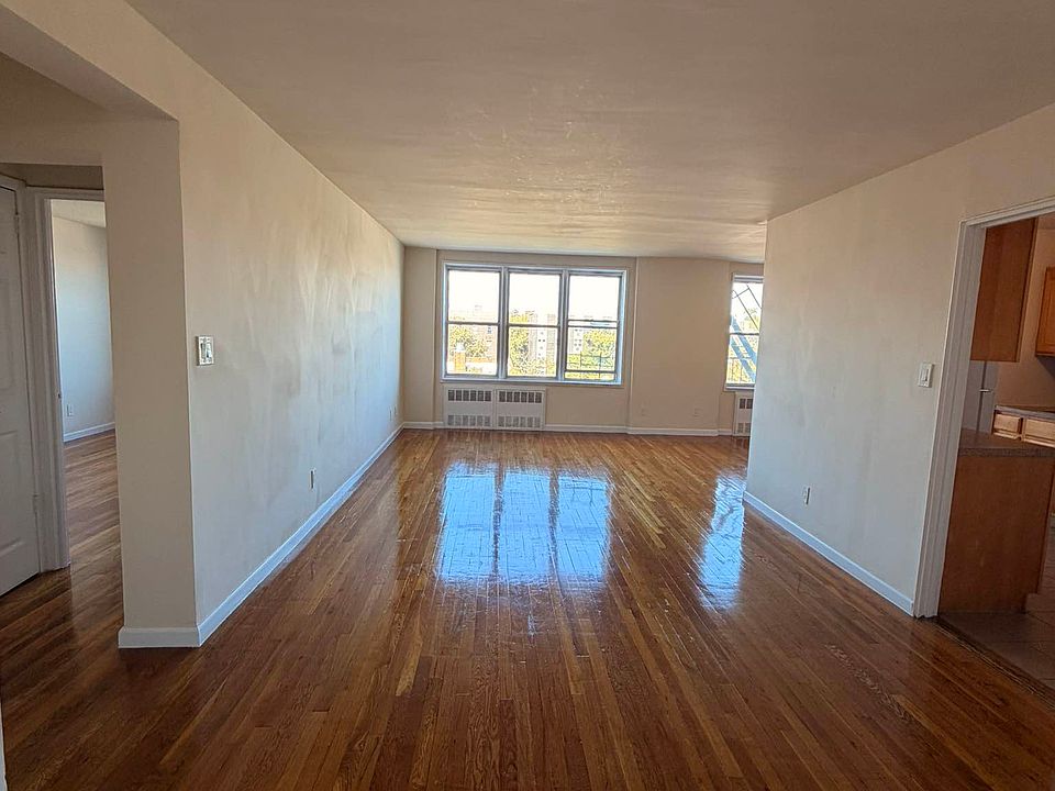 1st image of 13955 35th Ave APT 5P