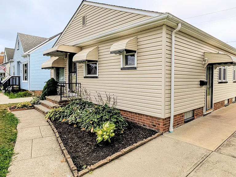 3207 Wellington Ave — Photo 8