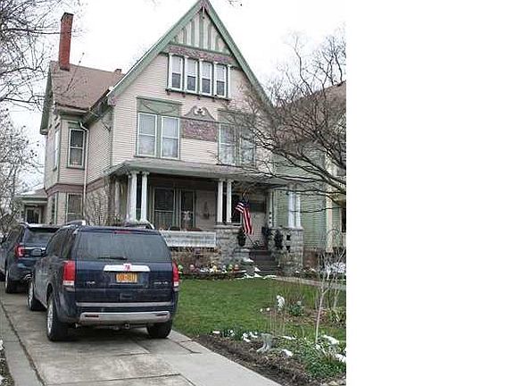 2nd image of 356 Crescent Ave