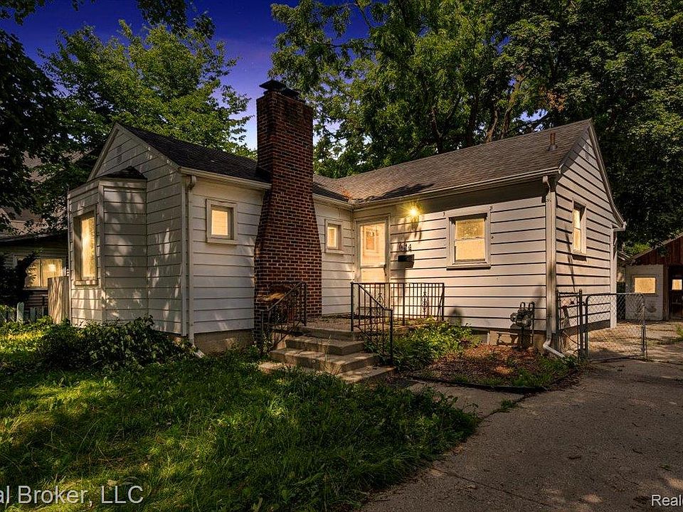 1st image of 624 N Prospect Rd