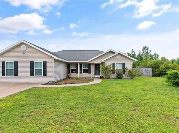 788 Hawks Landing Dr, Waynesville, GA 31566