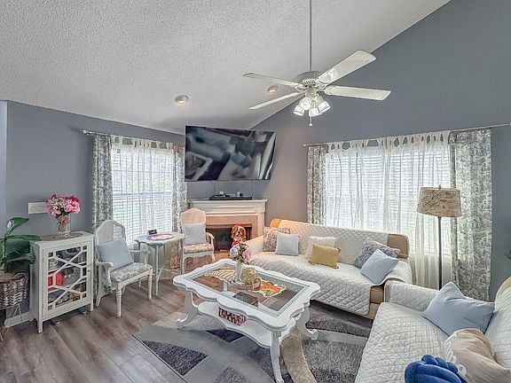 5th image of 2522 Golden Park Ln