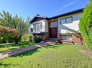 1609 Bewicke Ave, North Vancouver, BC V7M 3C2