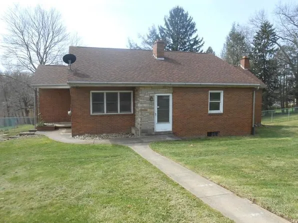 271 Hemlock Dr, Butler, PA 16001