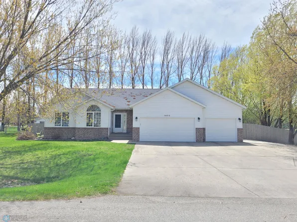 1803 50th Ave N, Moorhead, MN 56560