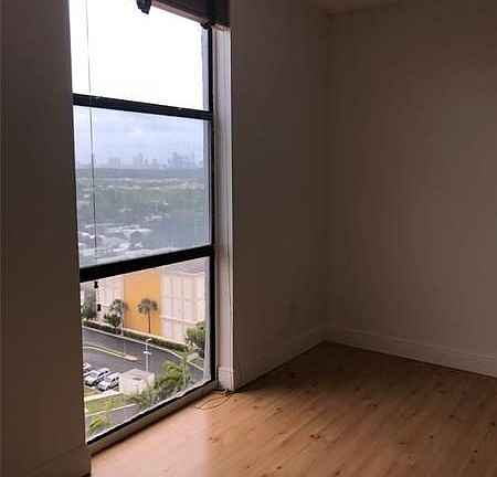4th image of 13499 Biscayne Blvd APT 1203