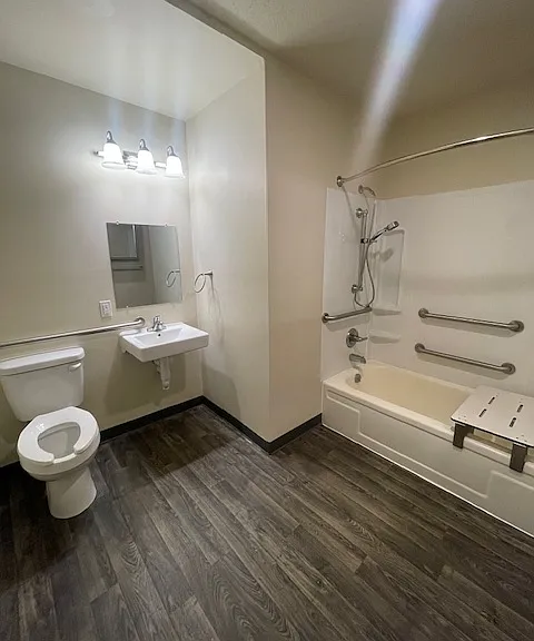 Willow Springs Apartments — Photo 23