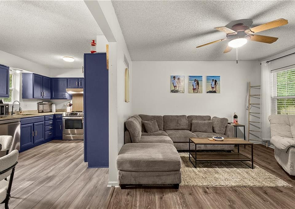 1st image of 808 SE 19th St