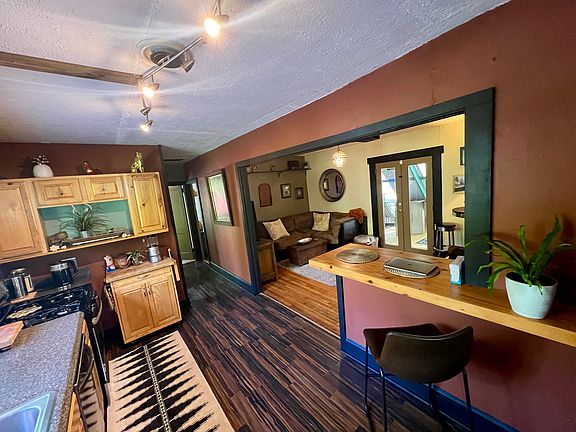 Kitchen & Living space