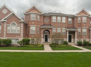 571 Prestwick Ln, Wheeling, IL 60090