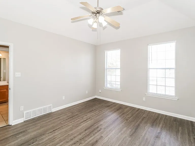 10093 Woodland Hills Dr — Photo 11