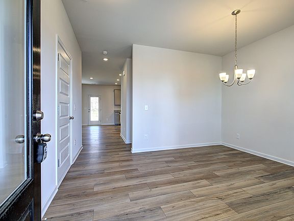 3rd image of 509 Ozark Ln