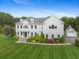 17 Rocco Dr, East Lyme, CT 06333