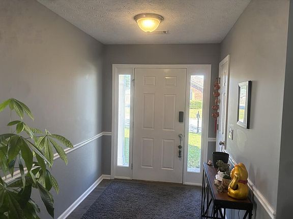 3rd image of 5755 Stoneridge Dr