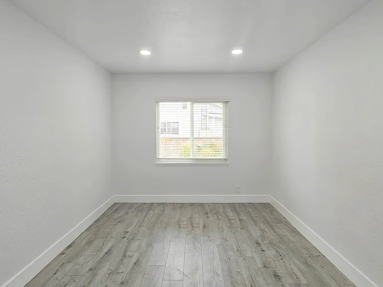 1626 Riverside Dr — Photo 27