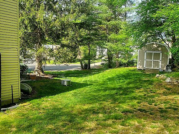 3rd image of 1 Saratoga Ct