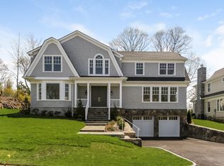 3 Grey Rock Dr, Harrison, NY 10528