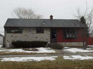 738 Gates St, Aurora, IL 60505