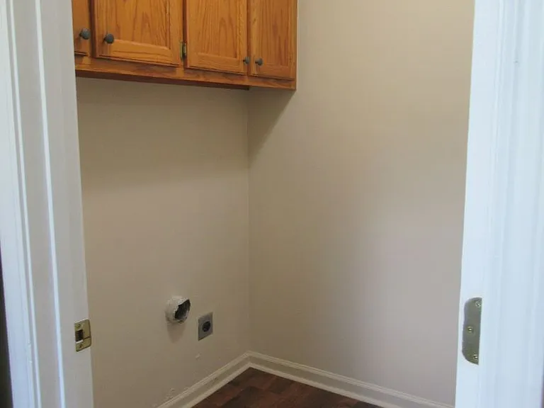 3590 Oleander Dr — Photo 9
