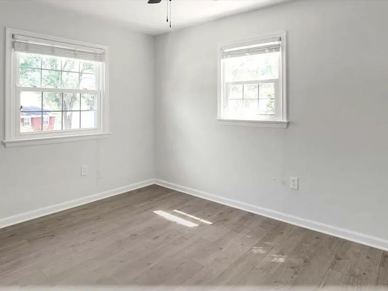 13724 Greenbriar Dr — Photo 1