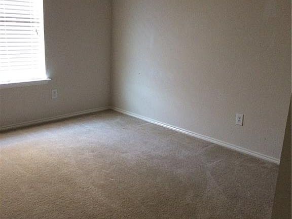 3rd image of 1212 Antoinette Dr