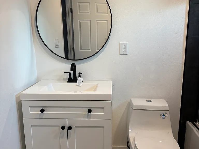 5107 S Harvard Blvd #B — Photo 8