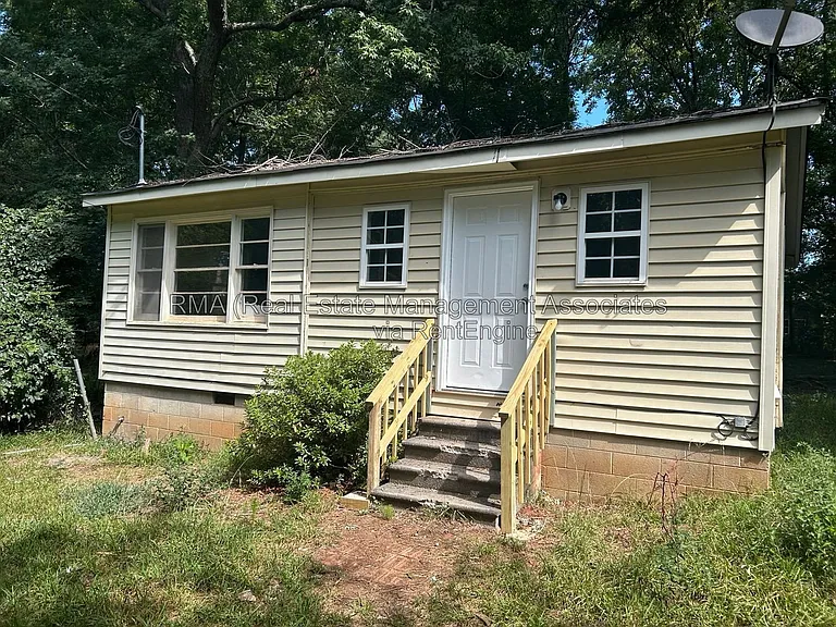 135 Lang St — Photo 1